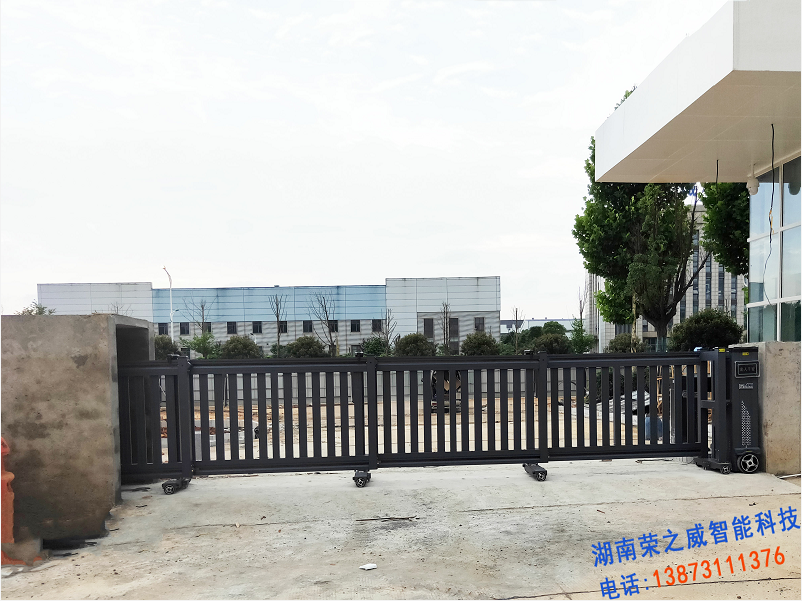 長(zhǎng)沙伸縮門(mén),長(zhǎng)沙電動(dòng)門(mén),長(zhǎng)沙電動(dòng)伸縮門(mén),長(zhǎng)沙伸縮門(mén),長(zhǎng)沙電動(dòng)伸縮門(mén)廠