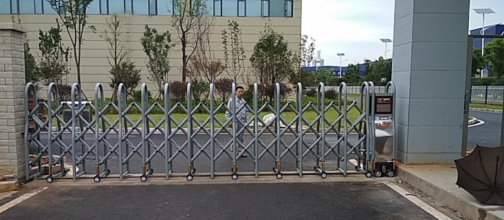 長沙伸縮門,長沙電動(dòng)門,長沙電動(dòng)伸縮門,長沙伸縮門,長沙電動(dòng)伸縮門廠 長沙伸縮門,長沙電動(dòng)門,長沙電動(dòng)伸縮門,長沙伸縮門,長沙電動(dòng)伸縮門廠